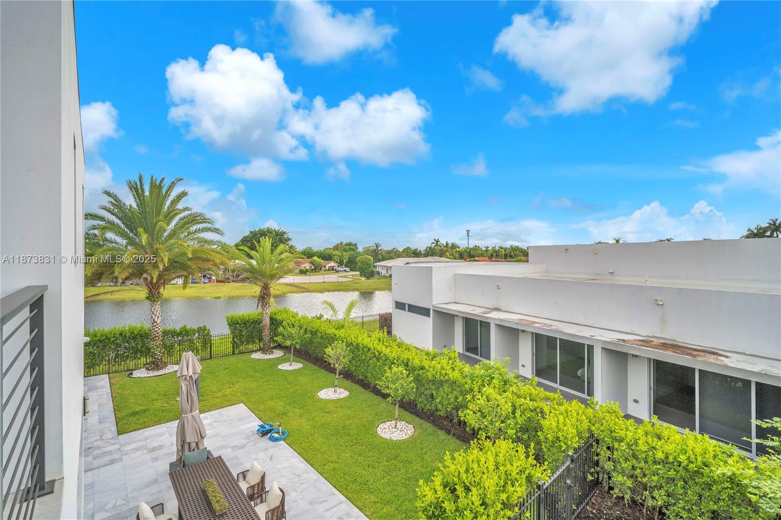 16572 S Botaniko Dr S Weston, FL 33326