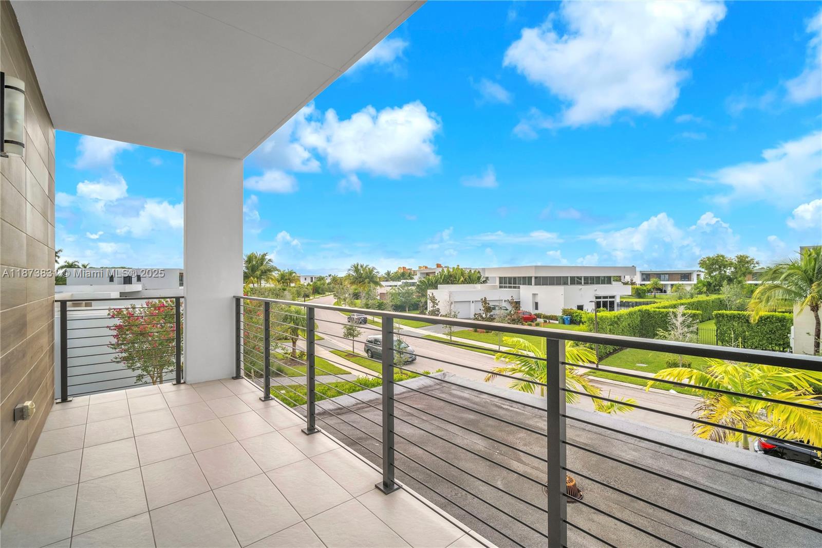 16572 S Botaniko Dr S Weston, FL 33326