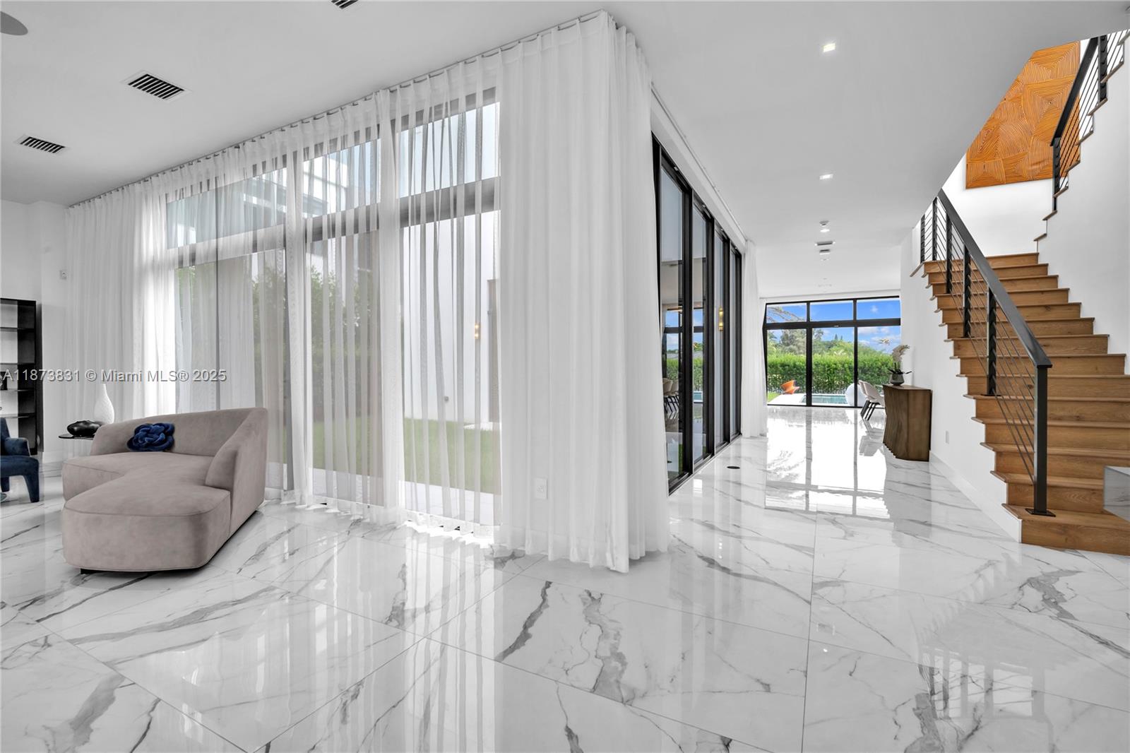 16572 S Botaniko Dr S Weston, FL 33326