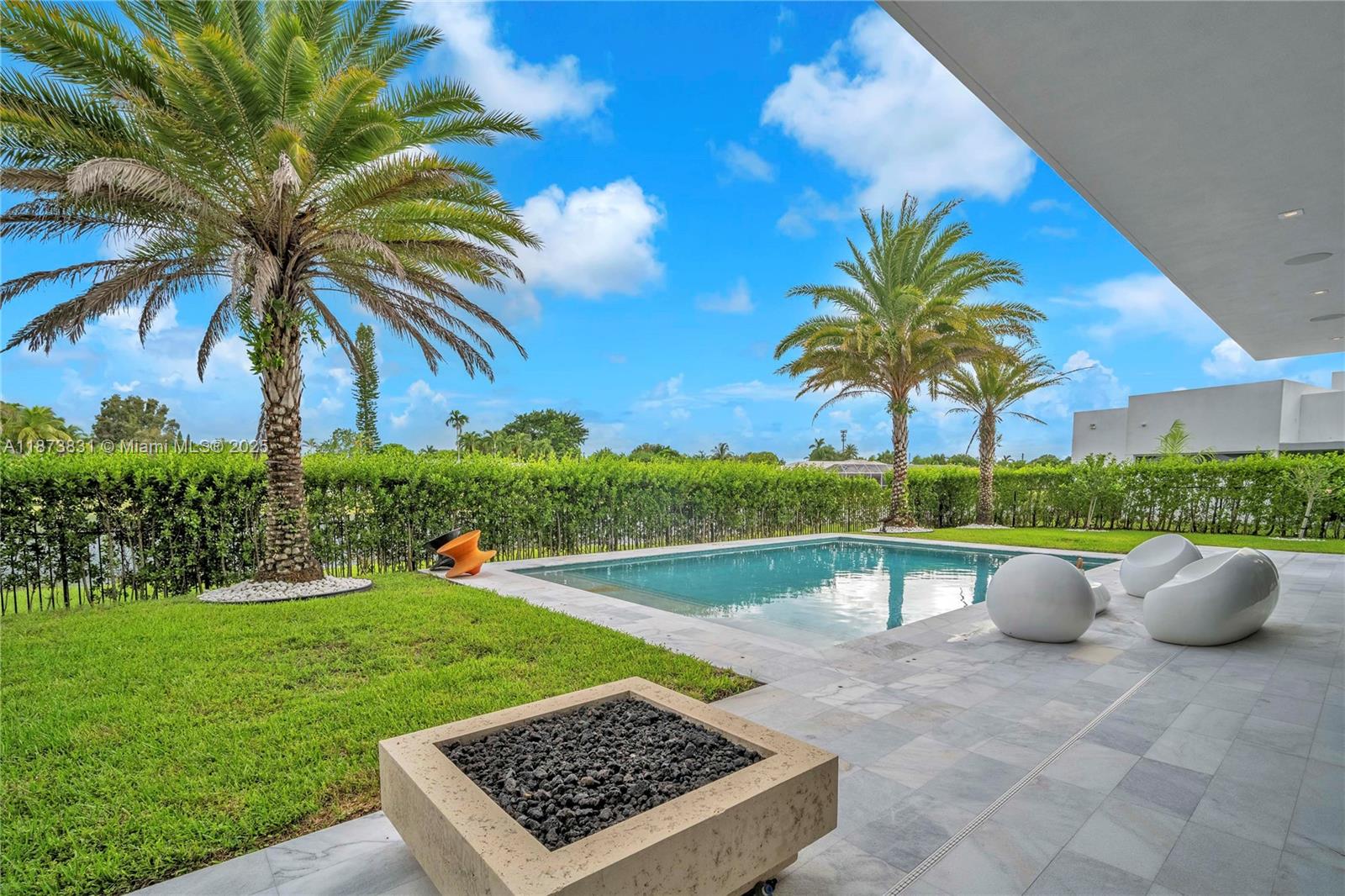 16572 S Botaniko Dr S Weston, FL 33326