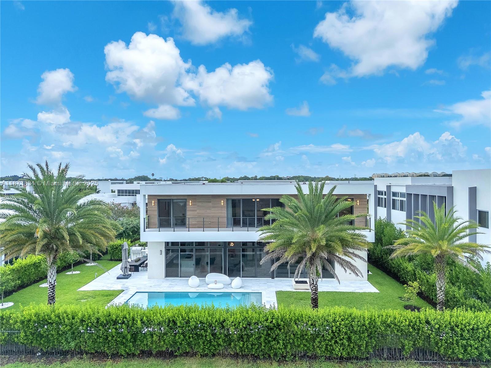 16572 S Botaniko Dr S Weston, FL 33326