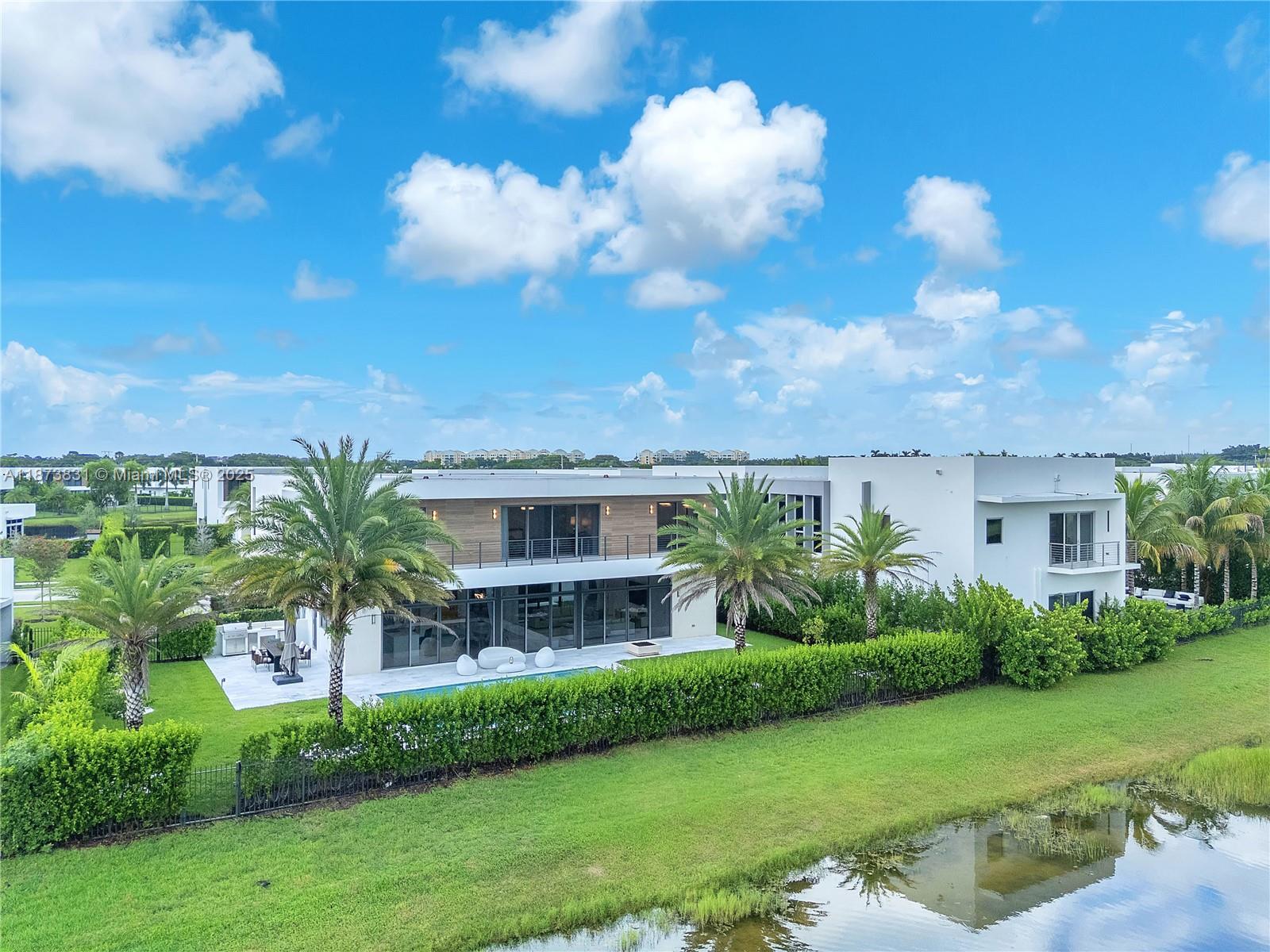 16572 S Botaniko Dr S Weston, FL 33326