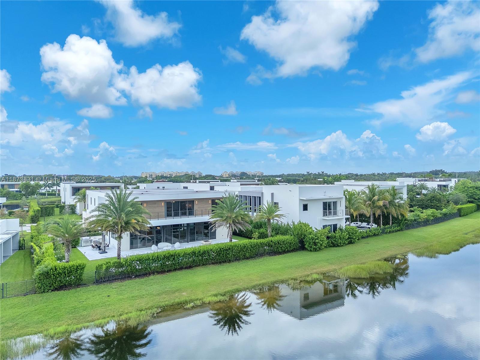 16572 S Botaniko Dr S Weston, FL 33326