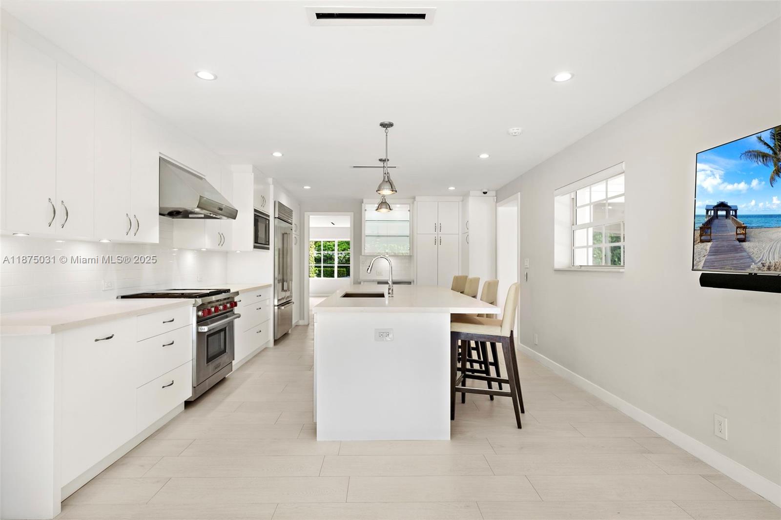 4380 Lake Rd Miami, FL 33137