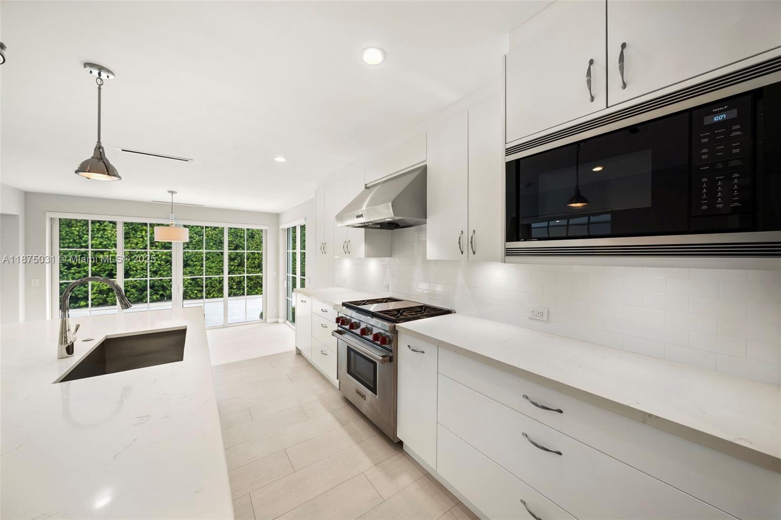 4380 Lake Rd Miami, FL 33137