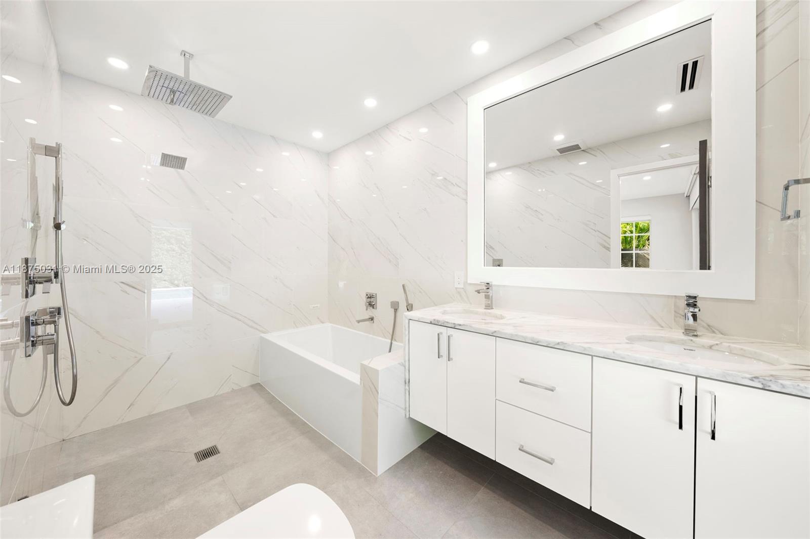 4380 Lake Rd Miami, FL 33137