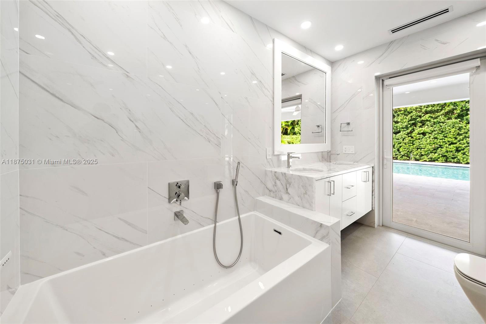 4380 Lake Rd Miami, FL 33137