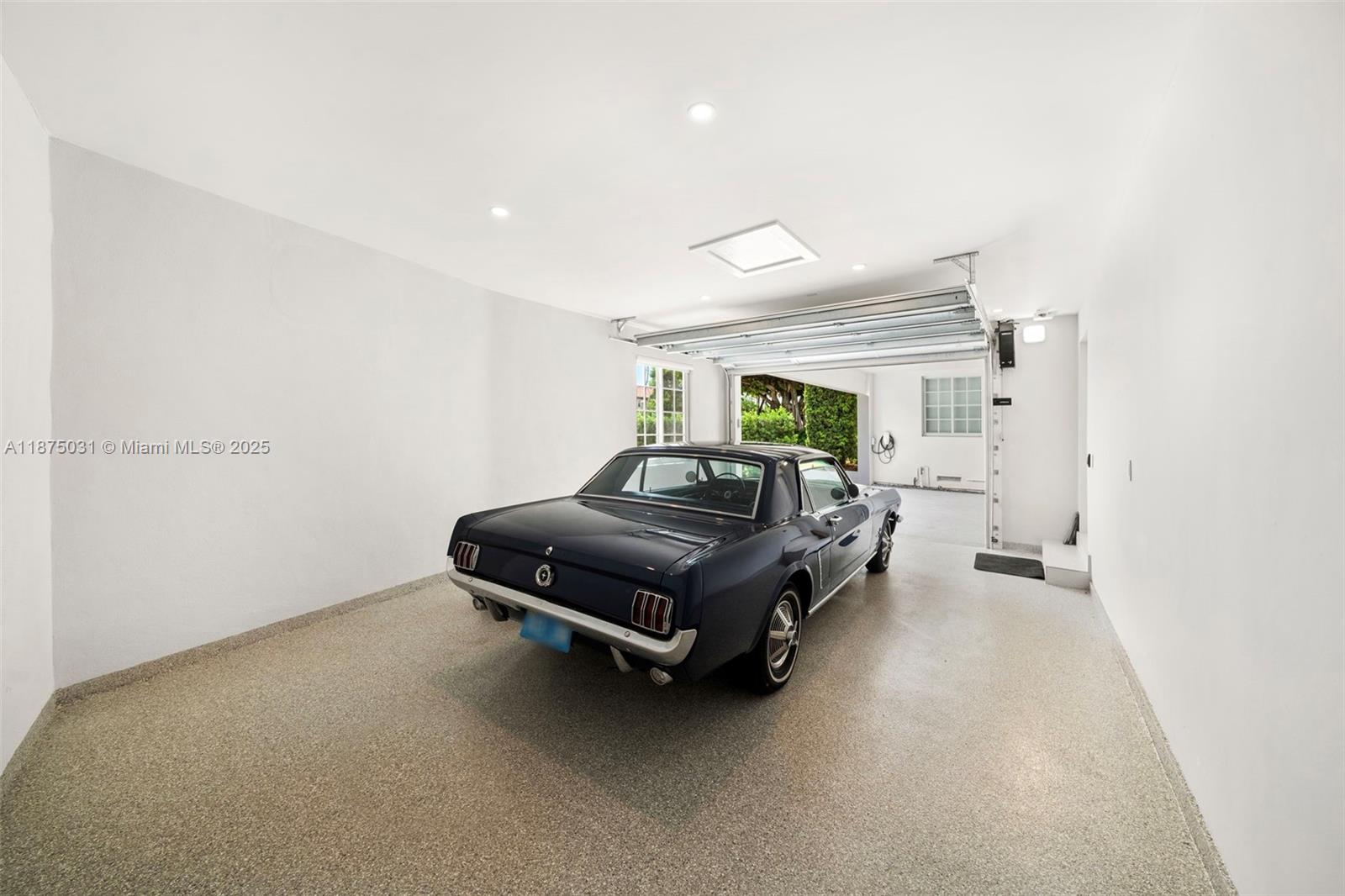 4380 Lake Rd Miami, FL 33137