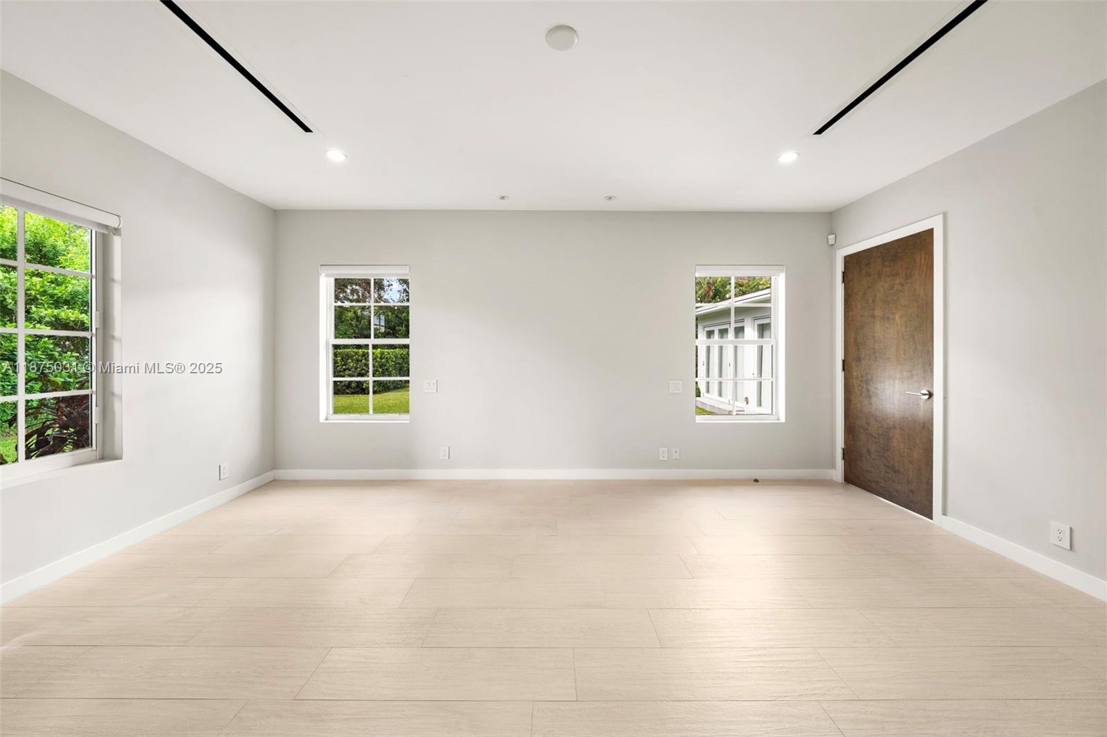 4380 Lake Rd Miami, FL 33137