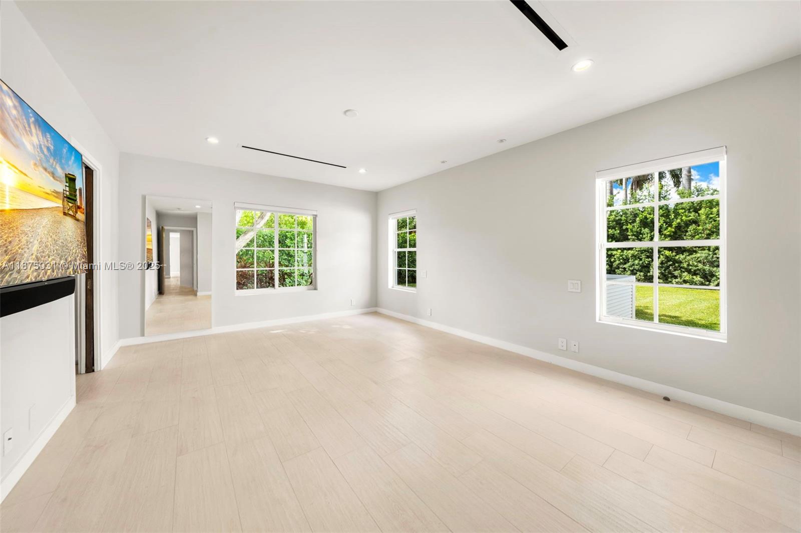 4380 Lake Rd Miami, FL 33137