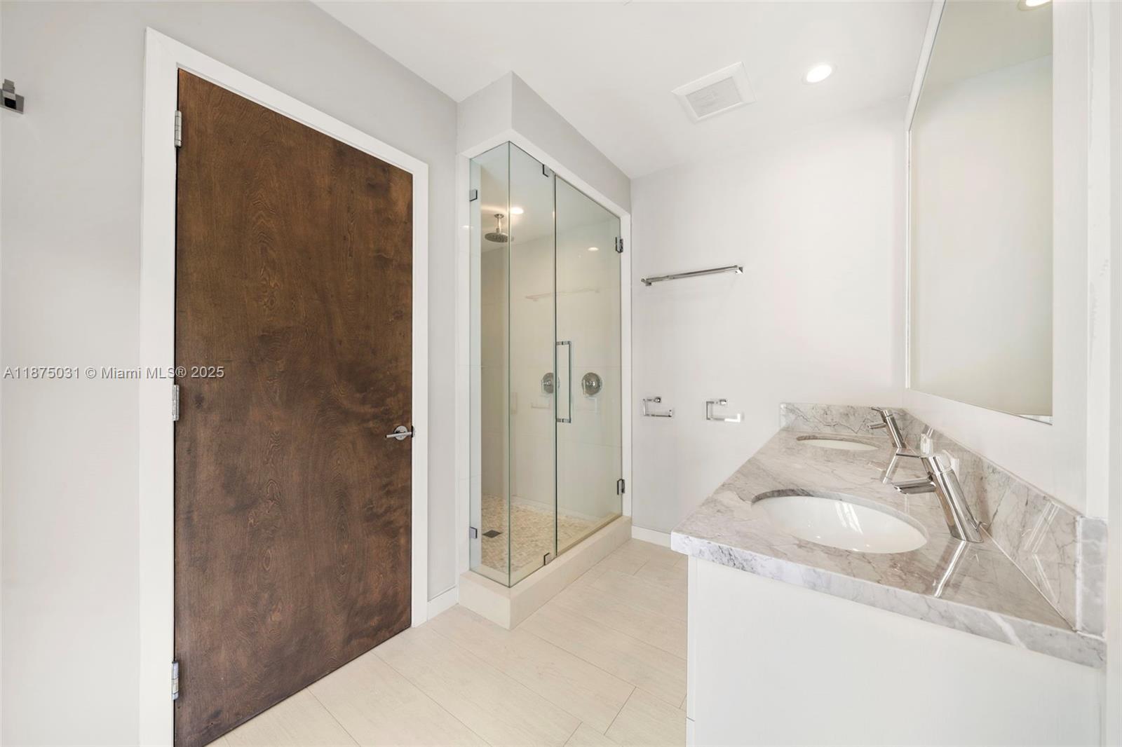 4380 Lake Rd Miami, FL 33137