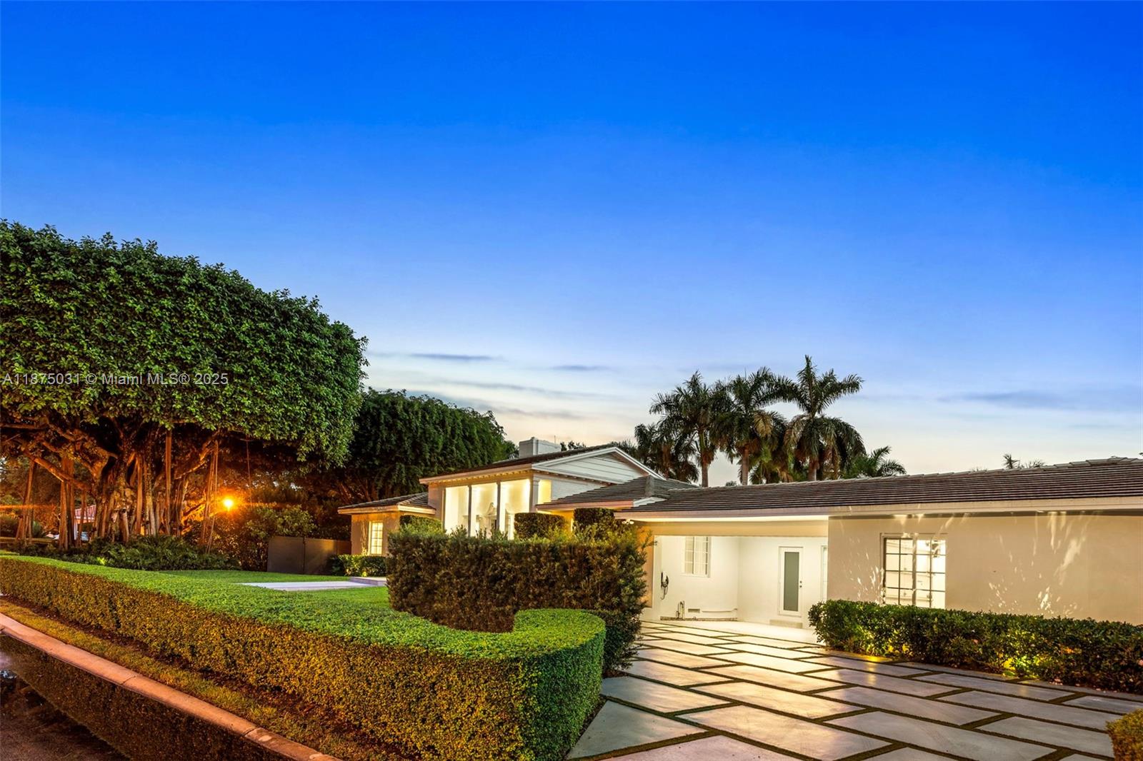 4380 Lake Rd Miami, FL 33137