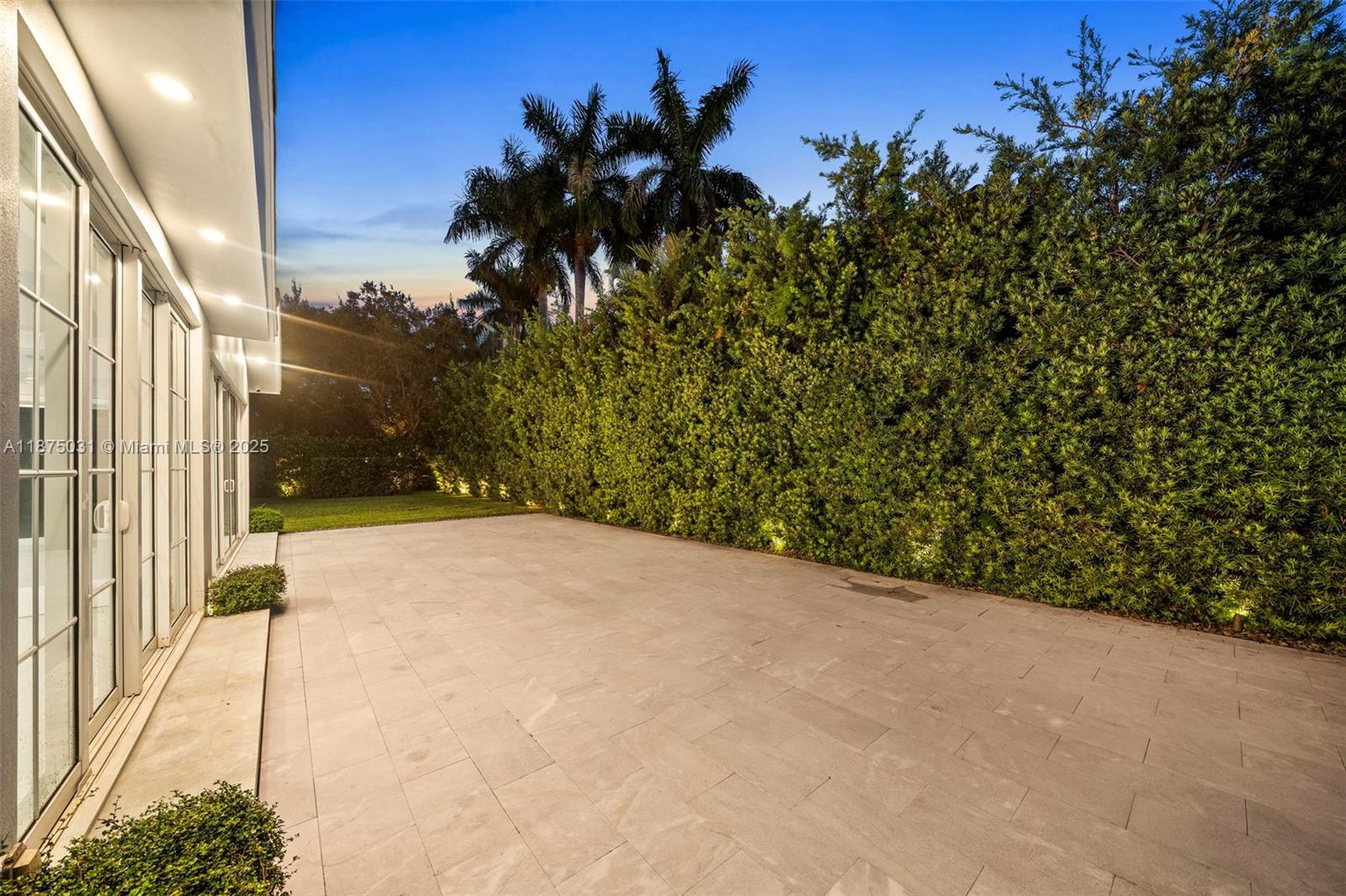 4380 Lake Rd Miami, FL 33137