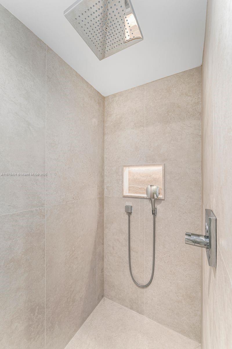 226 Ocean Dr #7F/7G Miami Beach, FL 33139