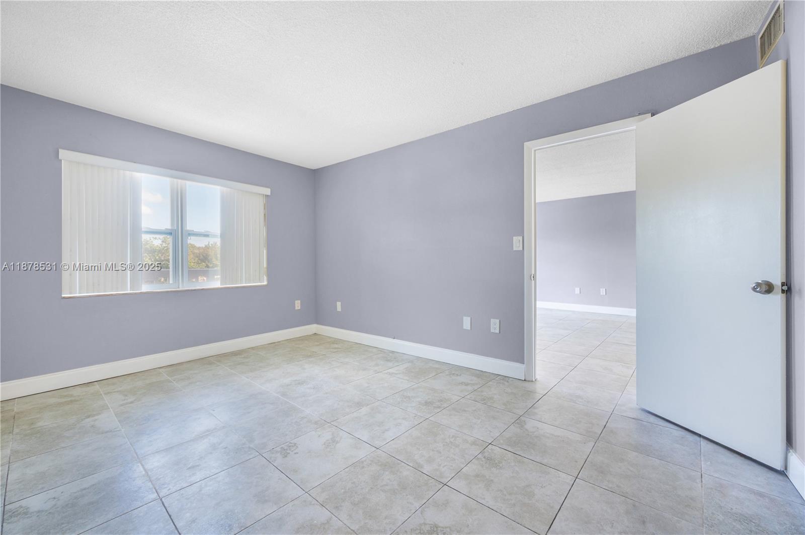 4141 Nautilus Dr #2F Miami Beach, FL 33140