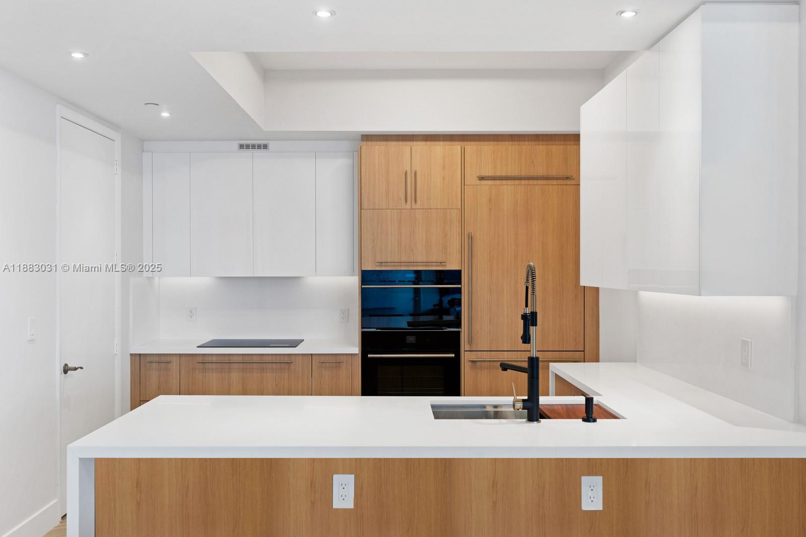 15811 Collins Ave #2907 Sunny Isles Beach, FL 33160