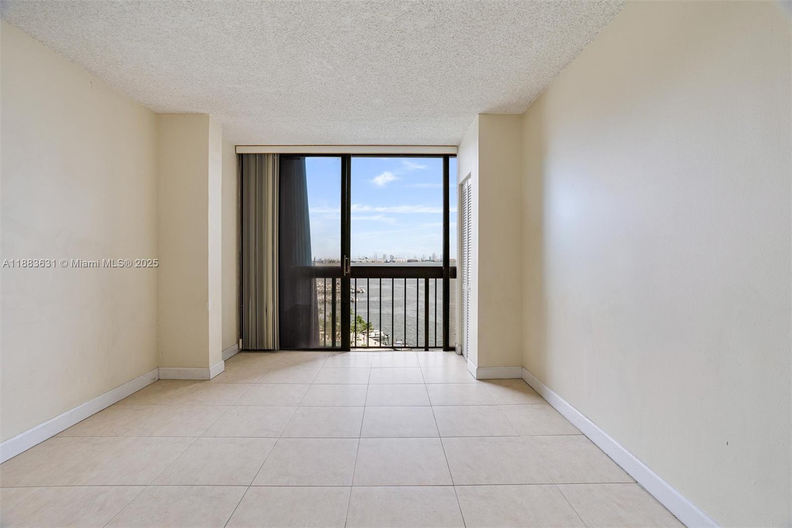 image Brickell Bay Club Condo18
