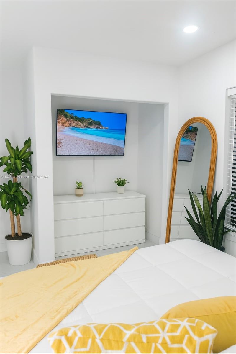 1435 Grant St #na Hollywood, FL 33020