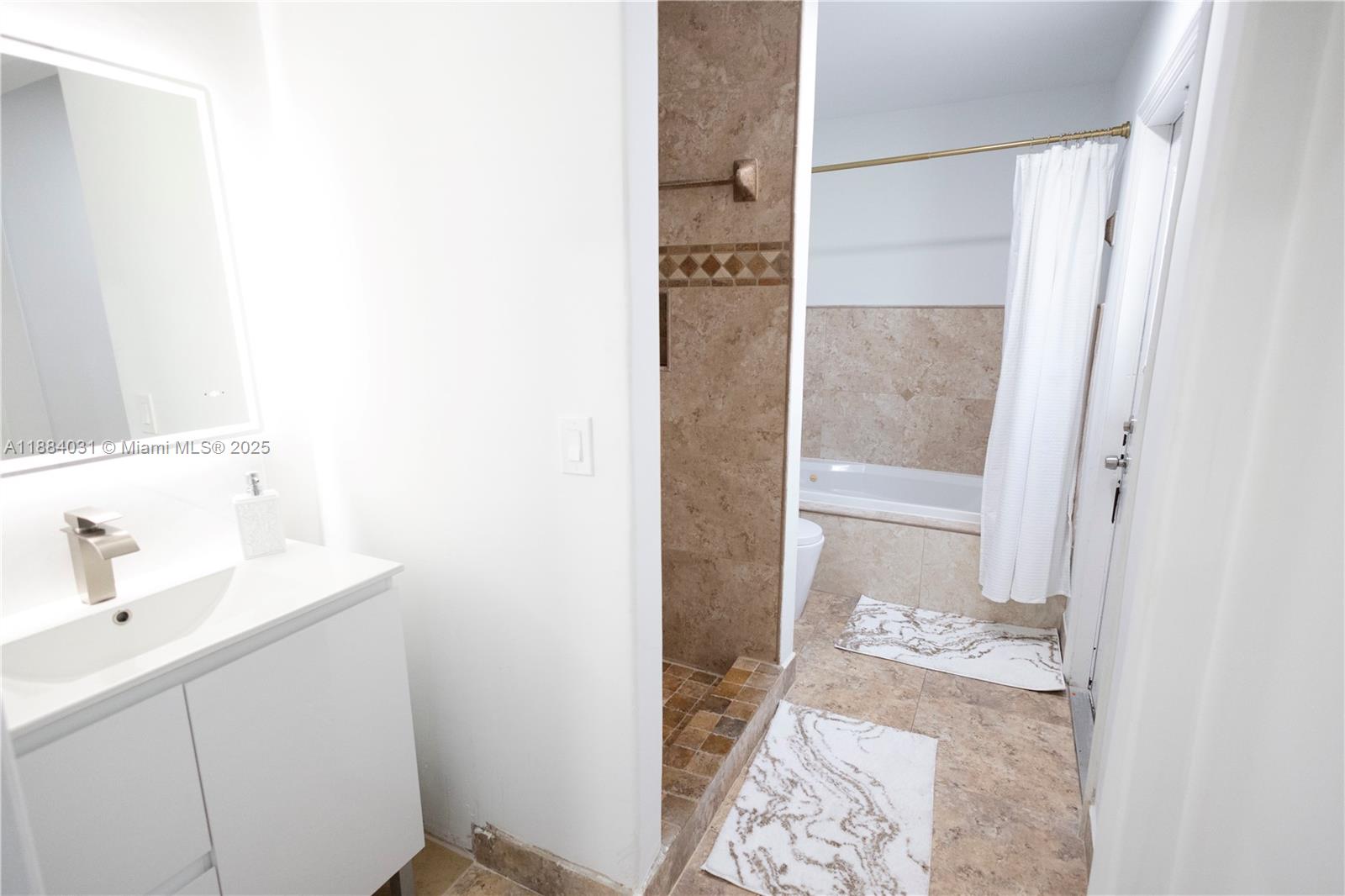 1435 Grant St #na Hollywood, FL 33020