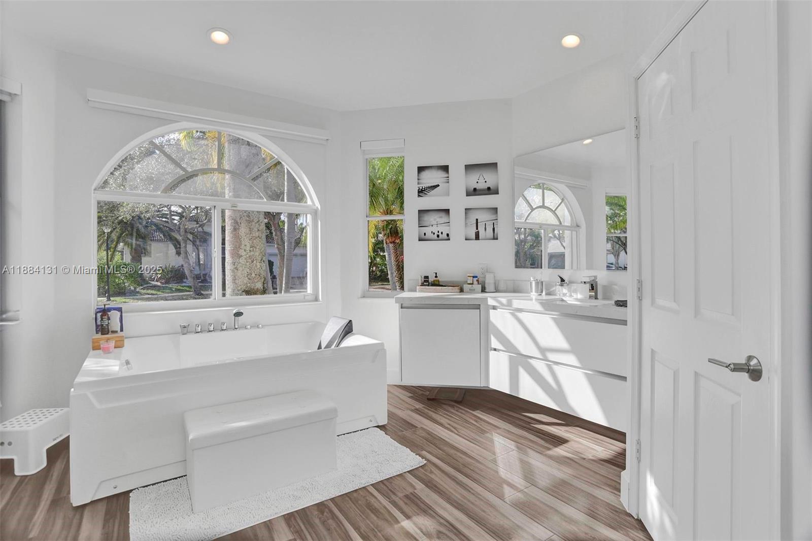 3772 Oak Rdg Cir Weston, FL 33331