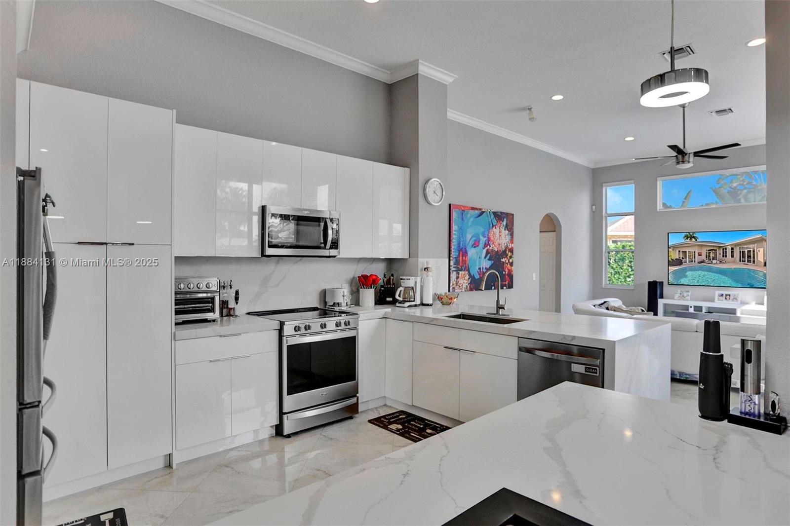 3772 Oak Rdg Cir Weston, FL 33331