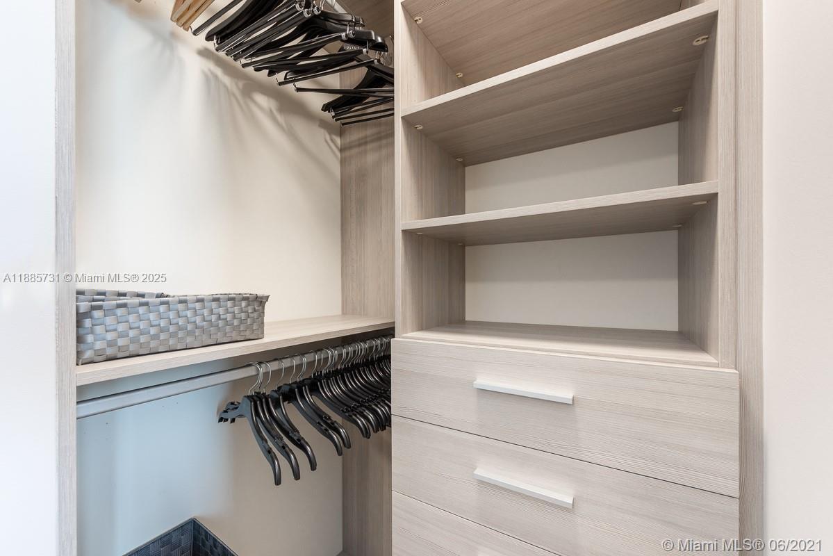 image Brickell House25