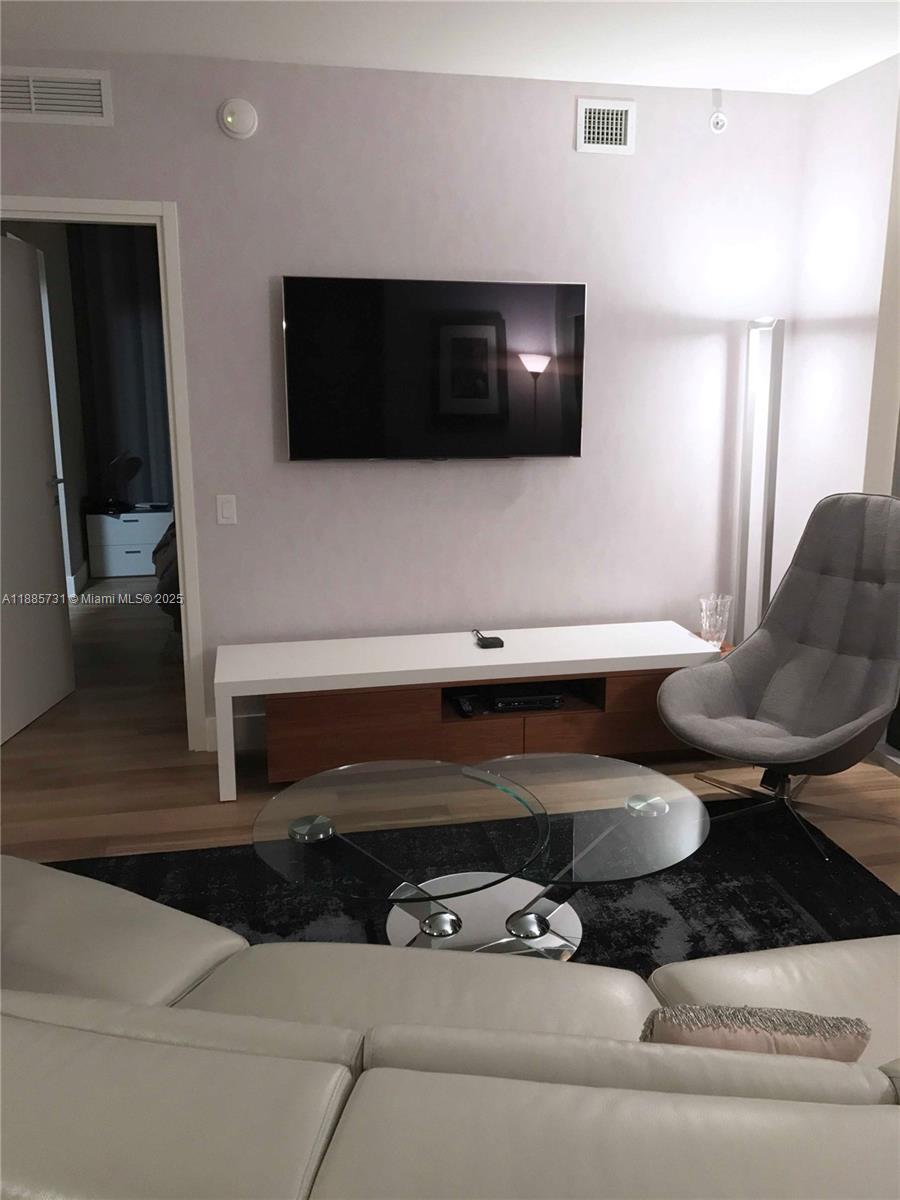 image Brickell House7