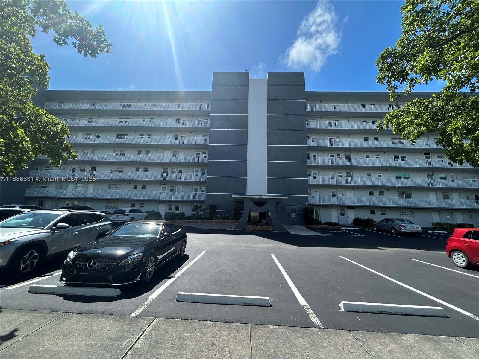 619 NE 14th Ave #703