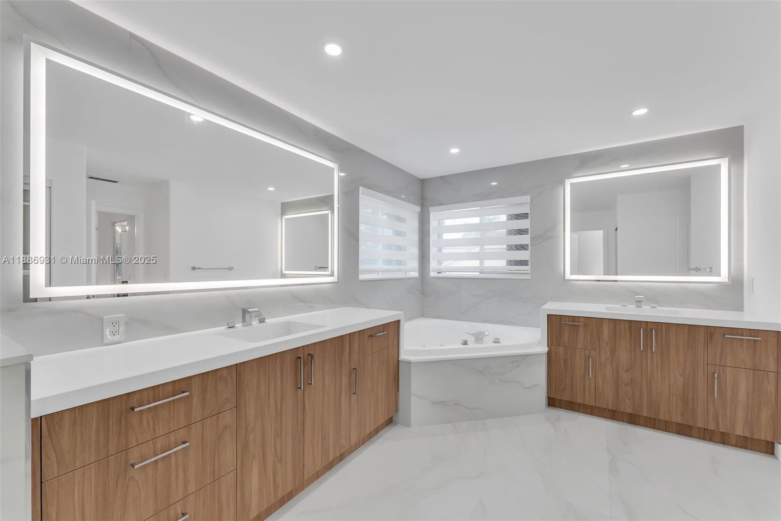 420 Montclaire Dr Weston, FL 33326