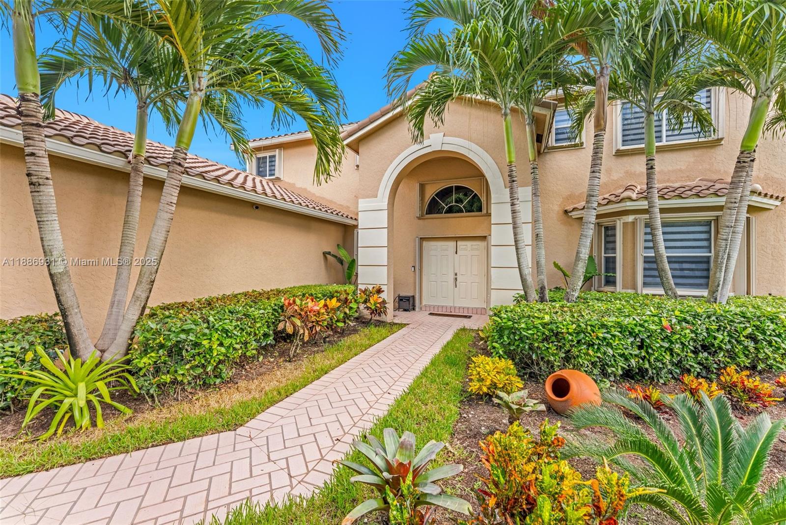 420 Montclaire Dr Weston, FL 33326