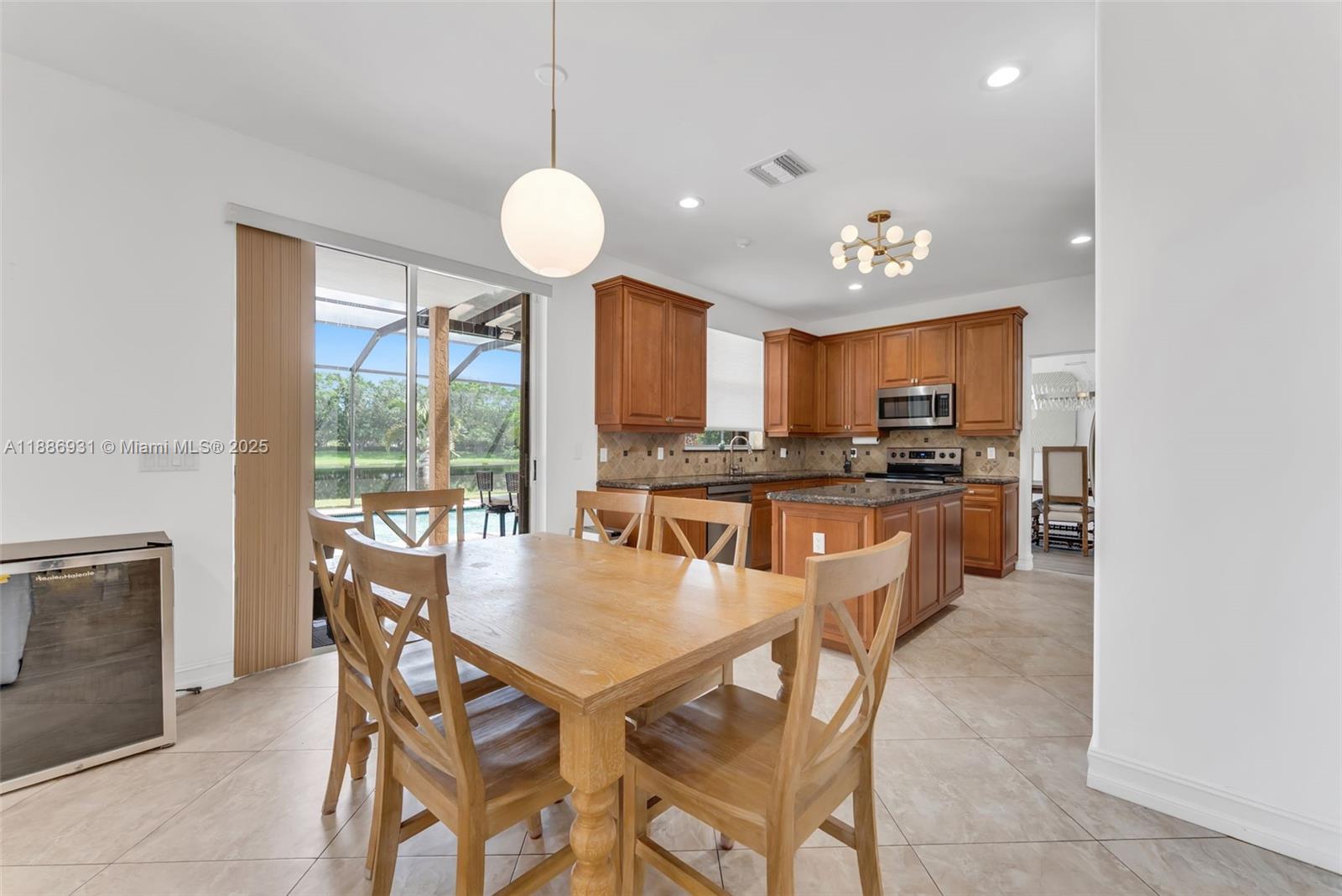 420 Montclaire Dr Weston, FL 33326