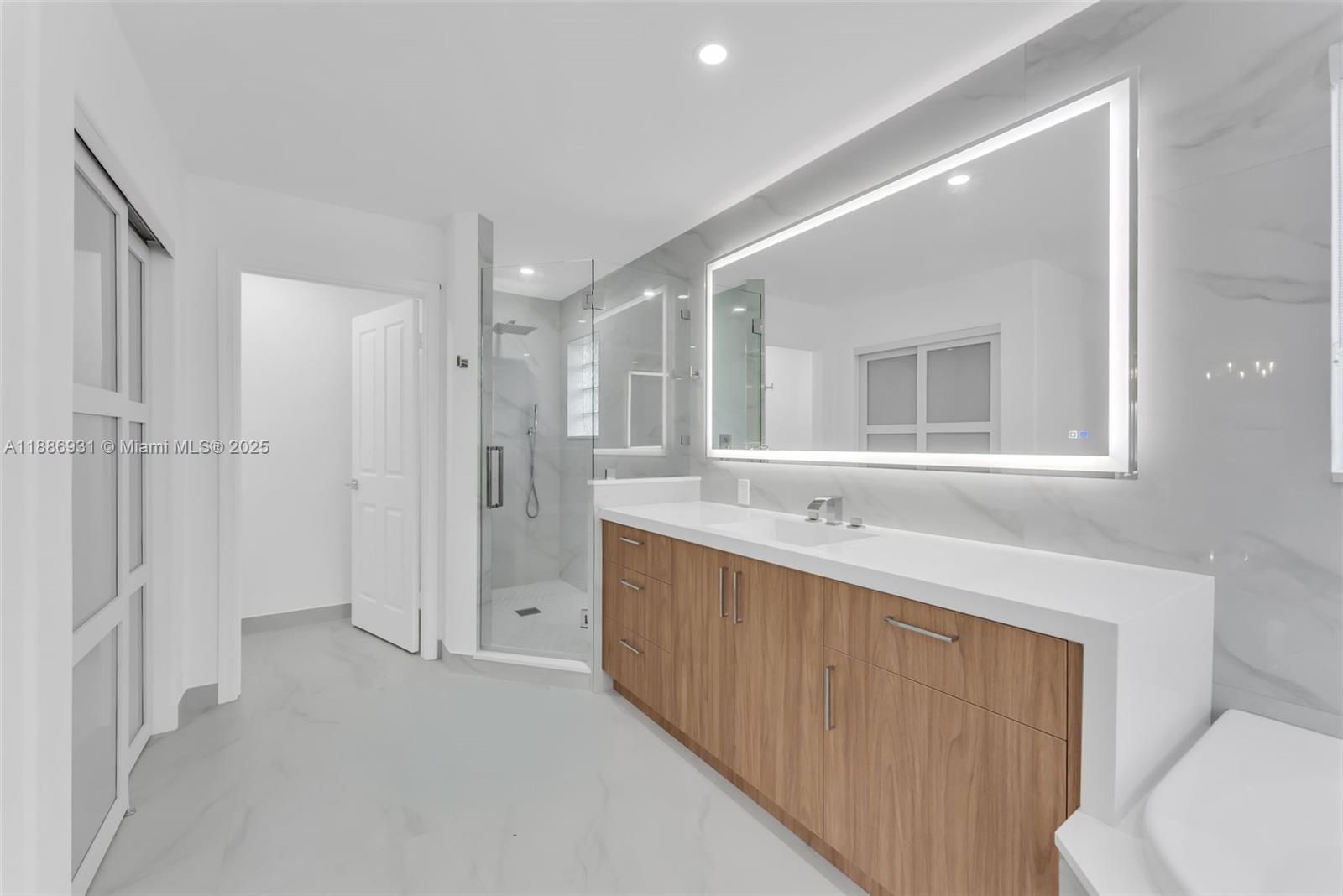 420 Montclaire Dr Weston, FL 33326