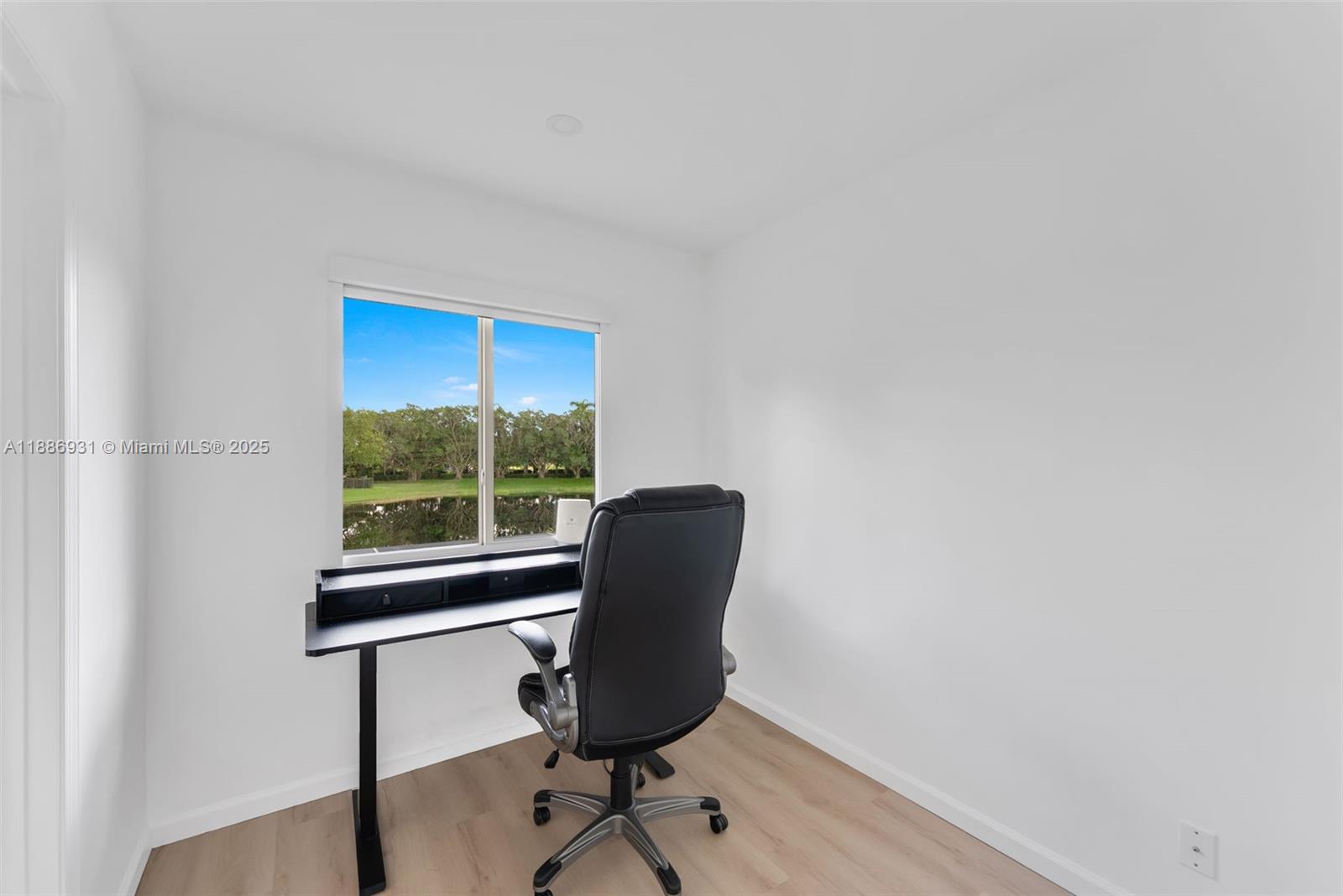 420 Montclaire Dr Weston, FL 33326