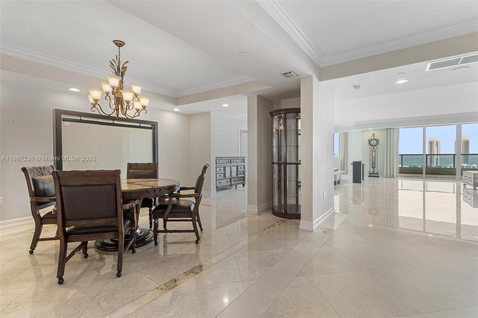image The Peninsula Condo12