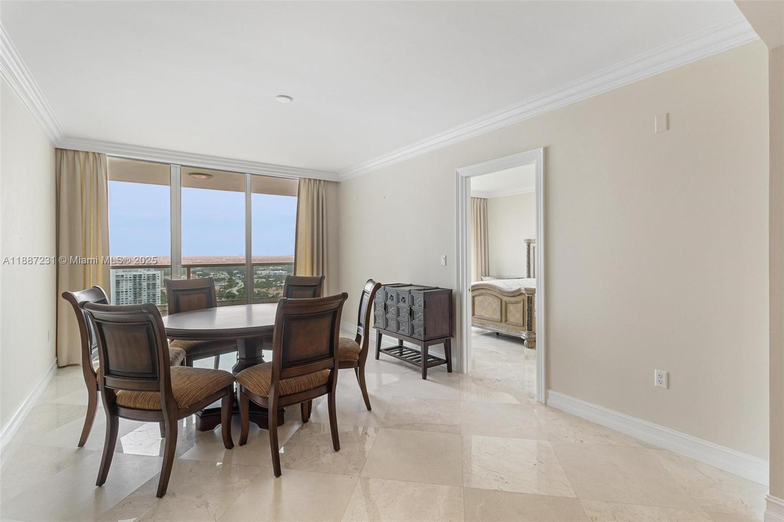image The Peninsula Condo18