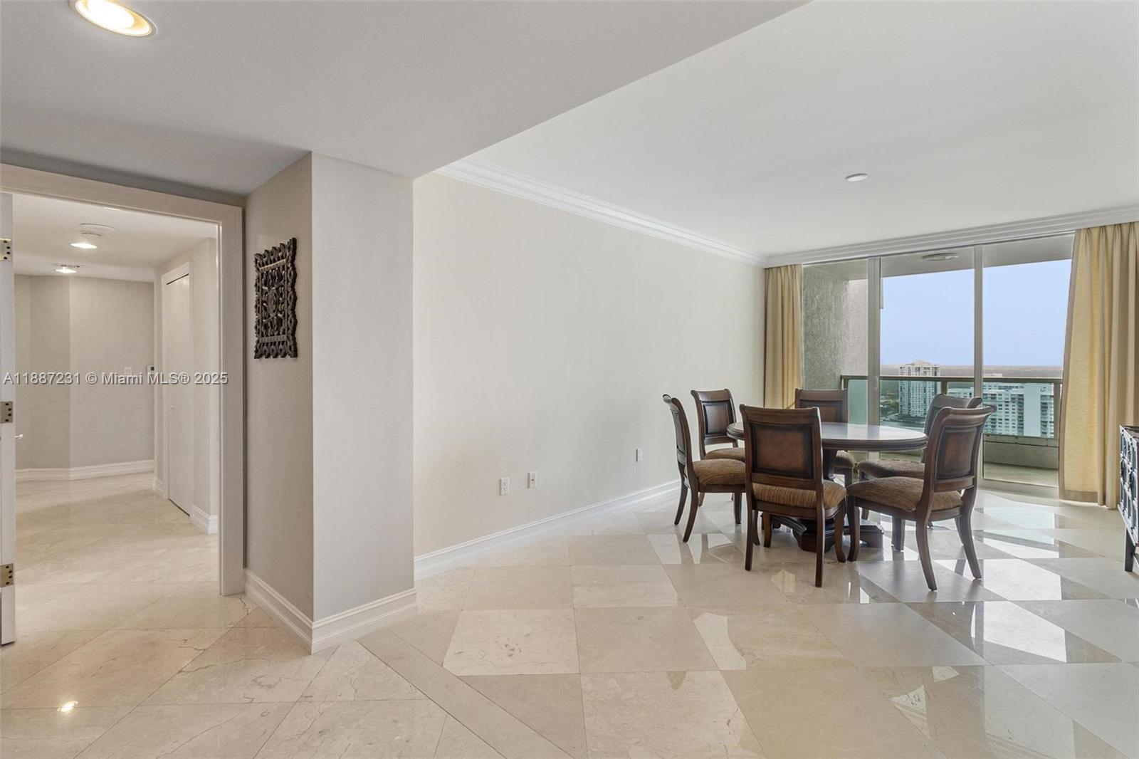 image The Peninsula Condo19