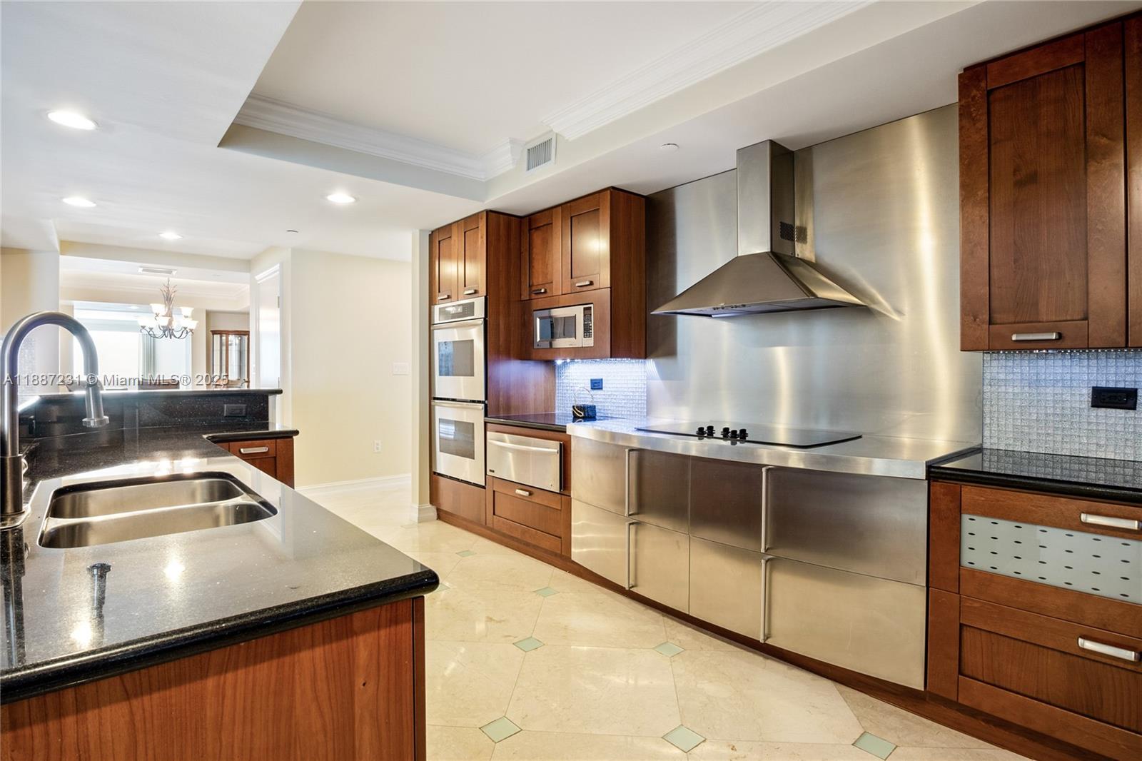image The Peninsula Condo26