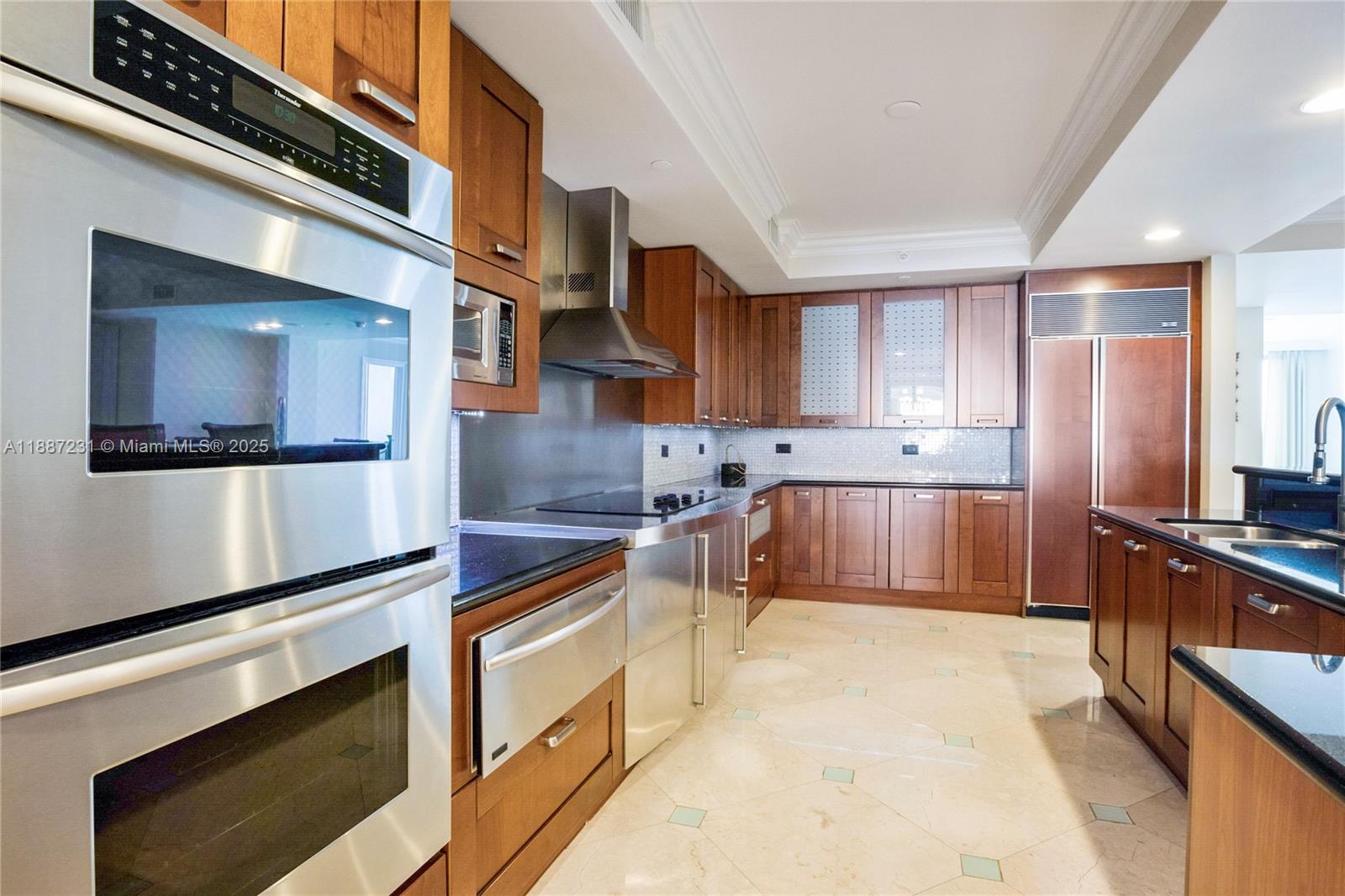 image The Peninsula Condo27