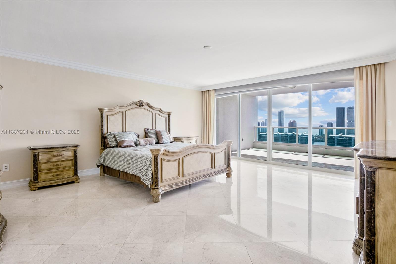 image The Peninsula Condo2