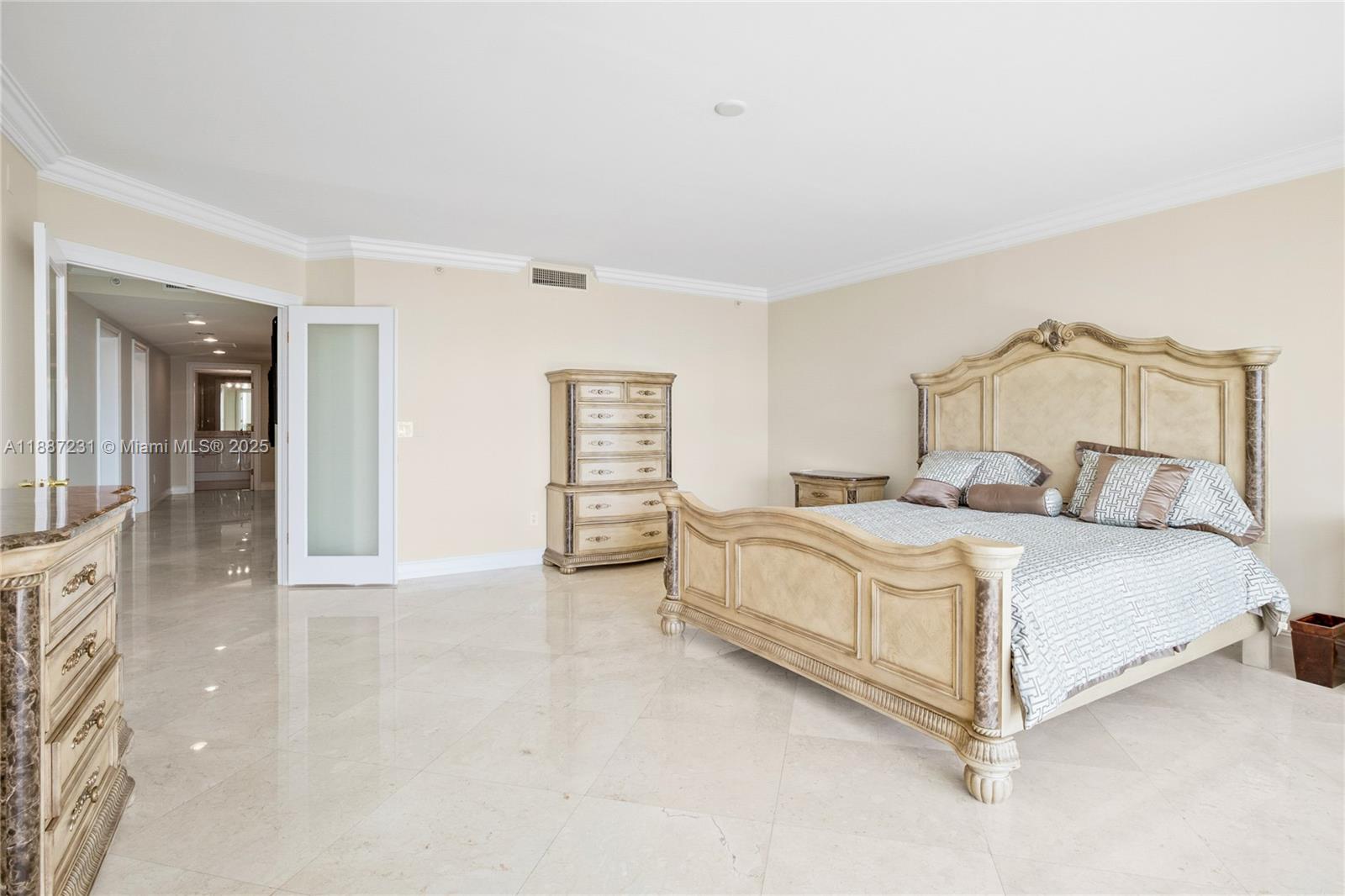 image The Peninsula Condo31