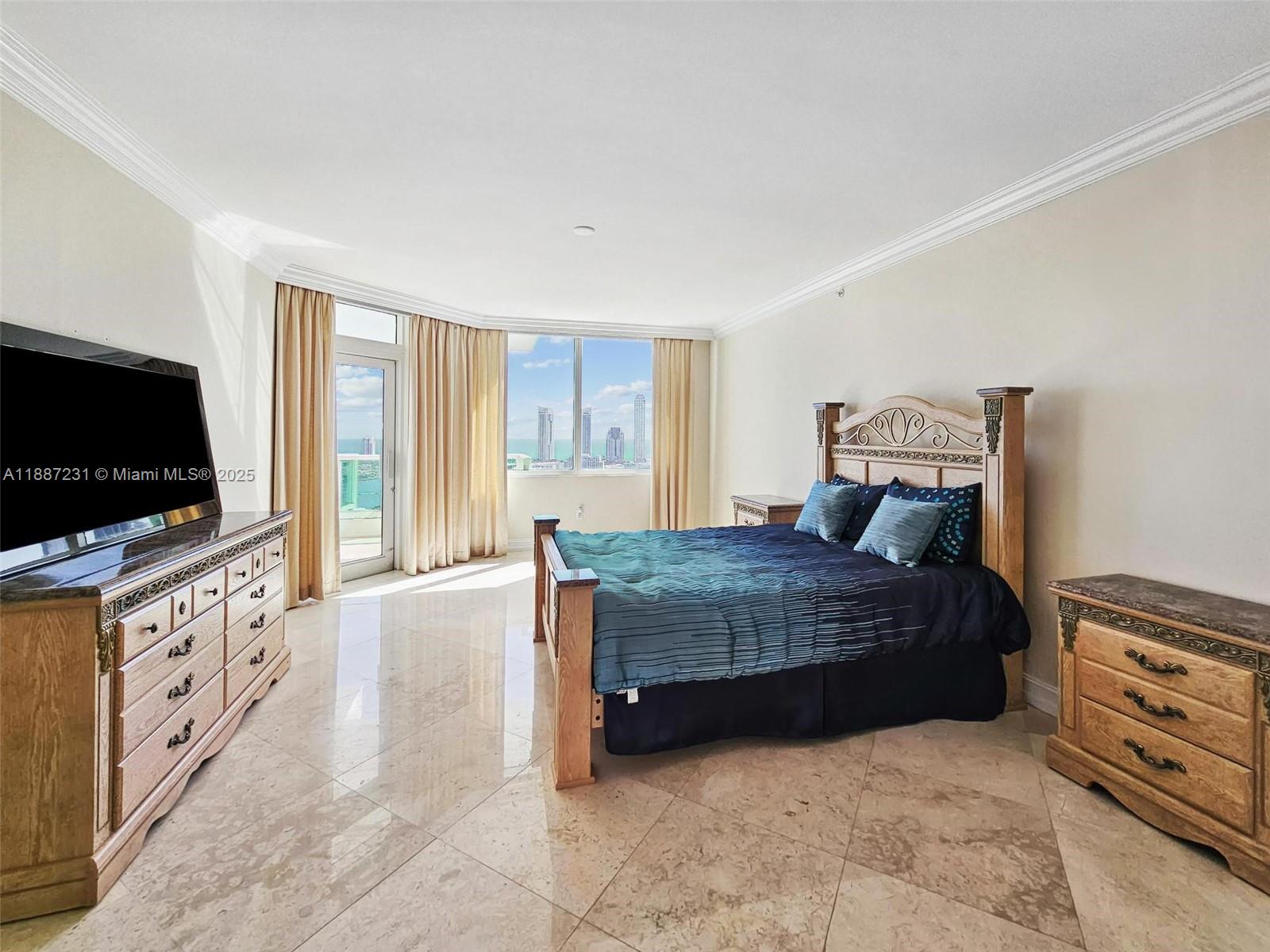 image The Peninsula Condo33