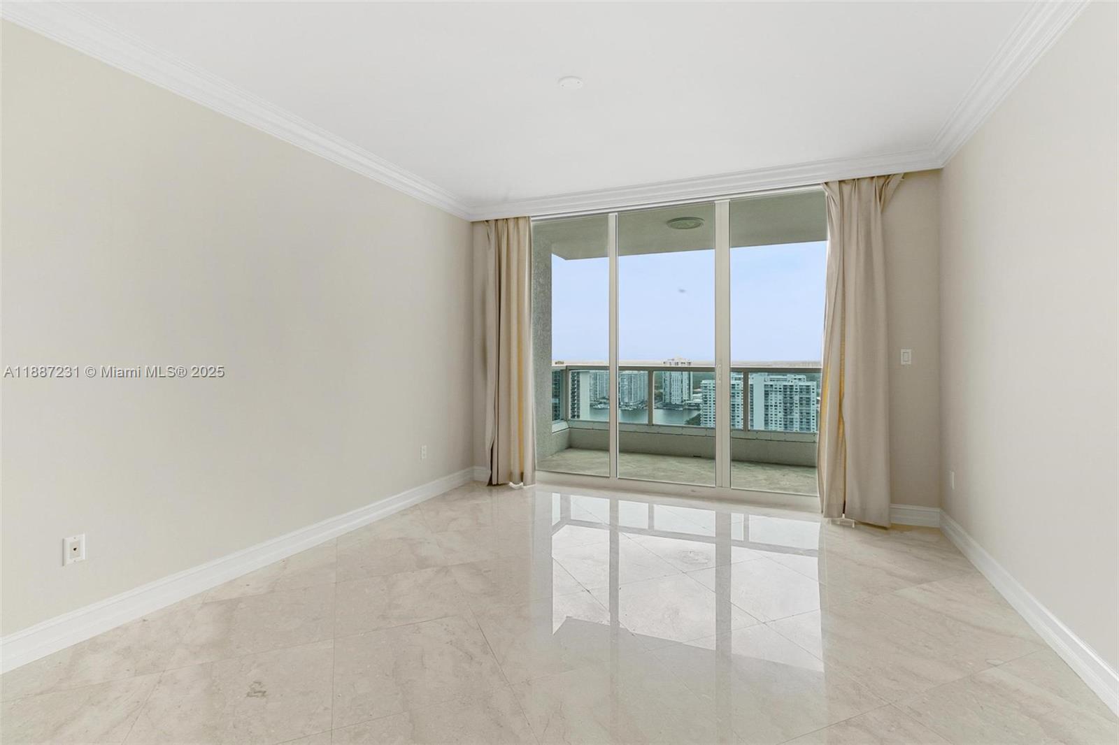 image The Peninsula Condo39