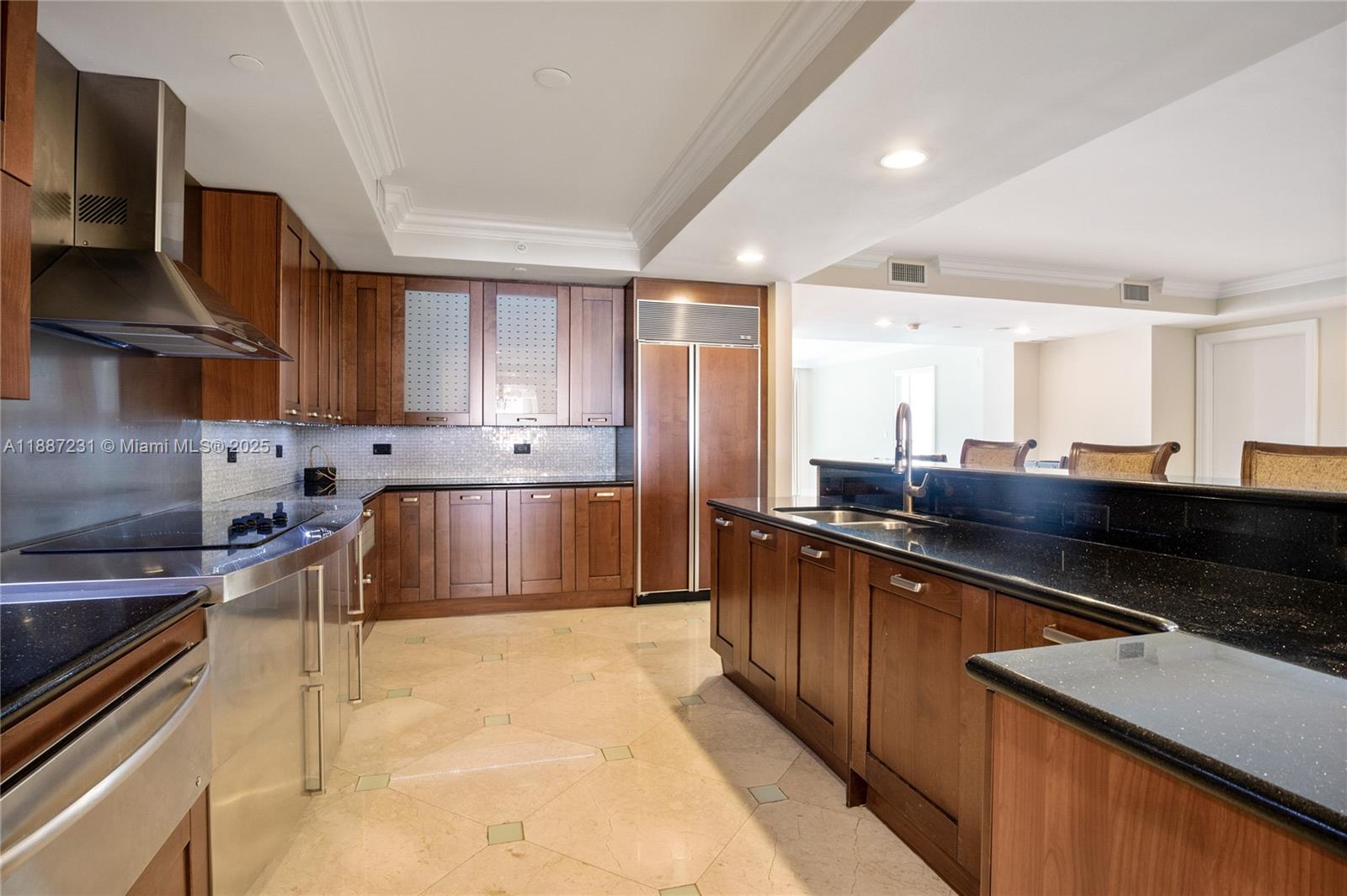 image The Peninsula Condo4