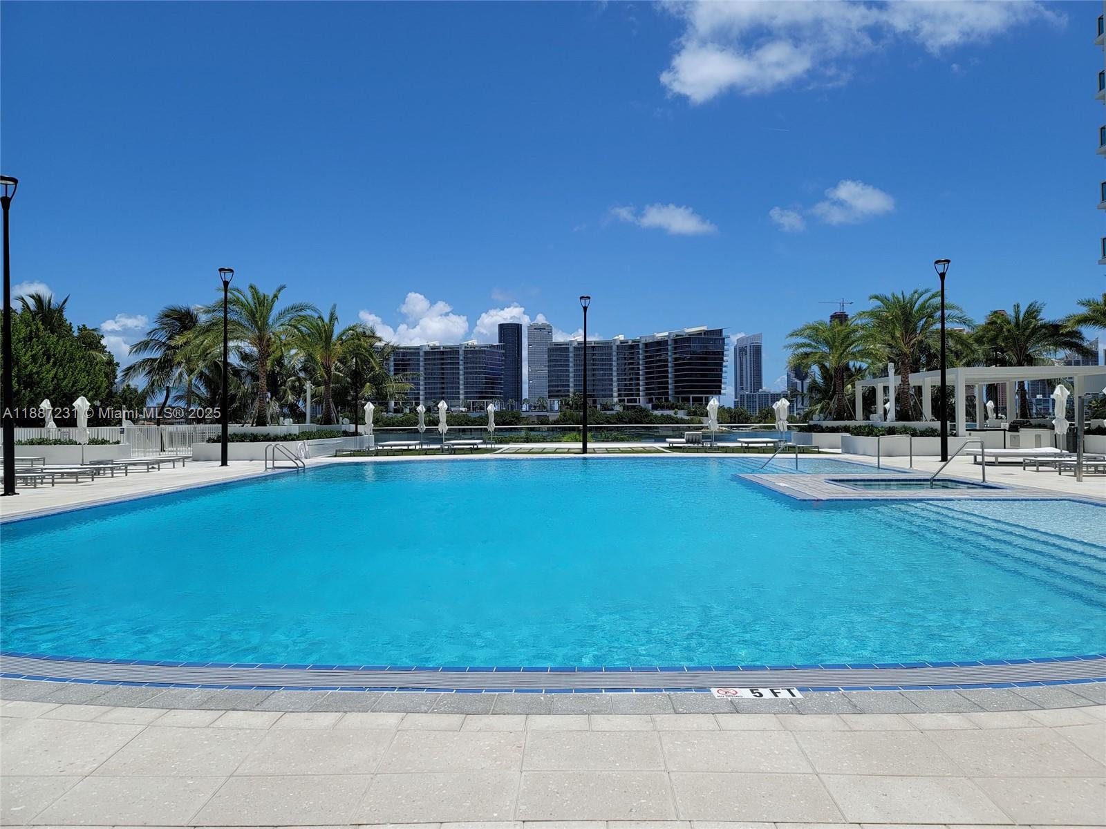 image The Peninsula Condo54
