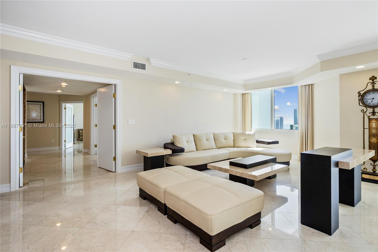 image The Peninsula Condo7