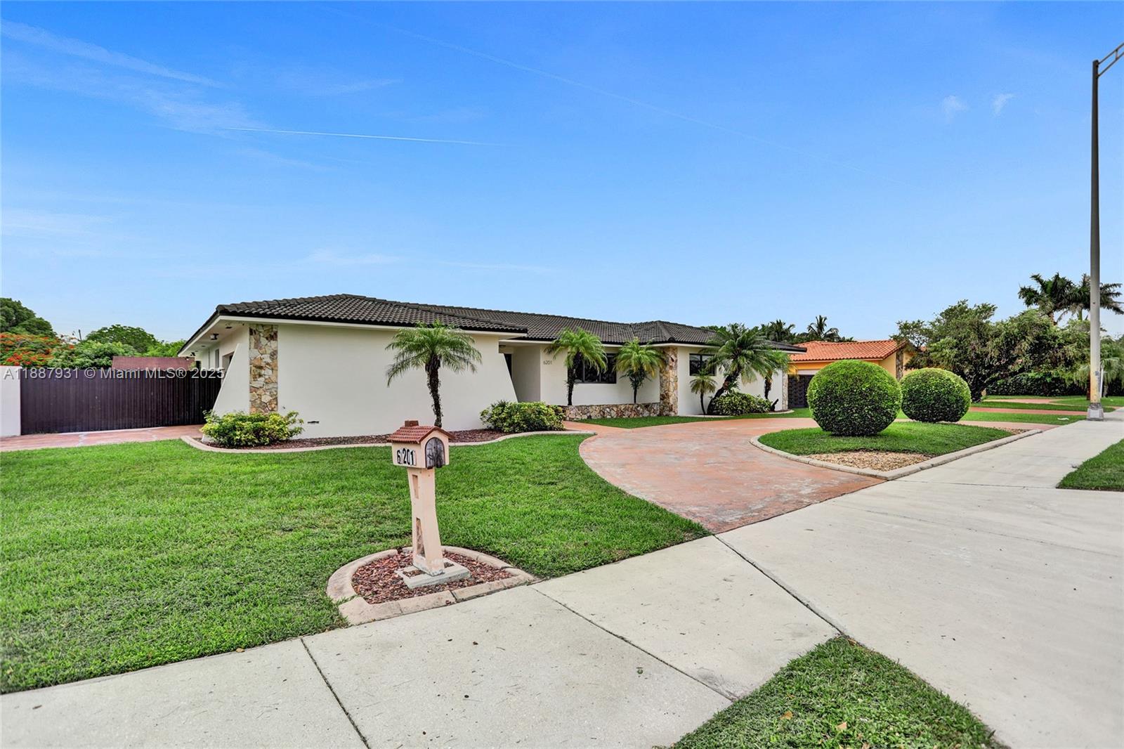 6201 SW 107th Ave Miami, FL 33173