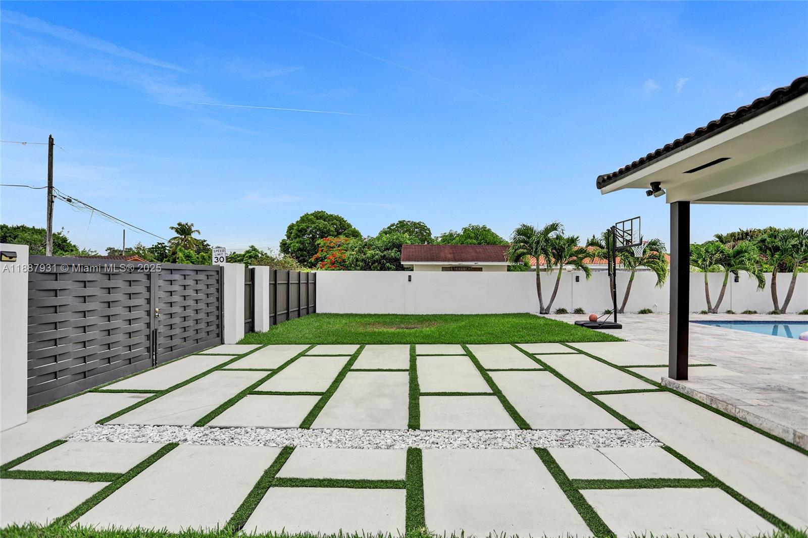 6201 SW 107th Ave Miami, FL 33173