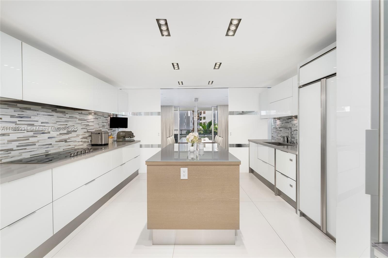 5134 Fisher Is Dr #5134 Miami Beach, FL 33109