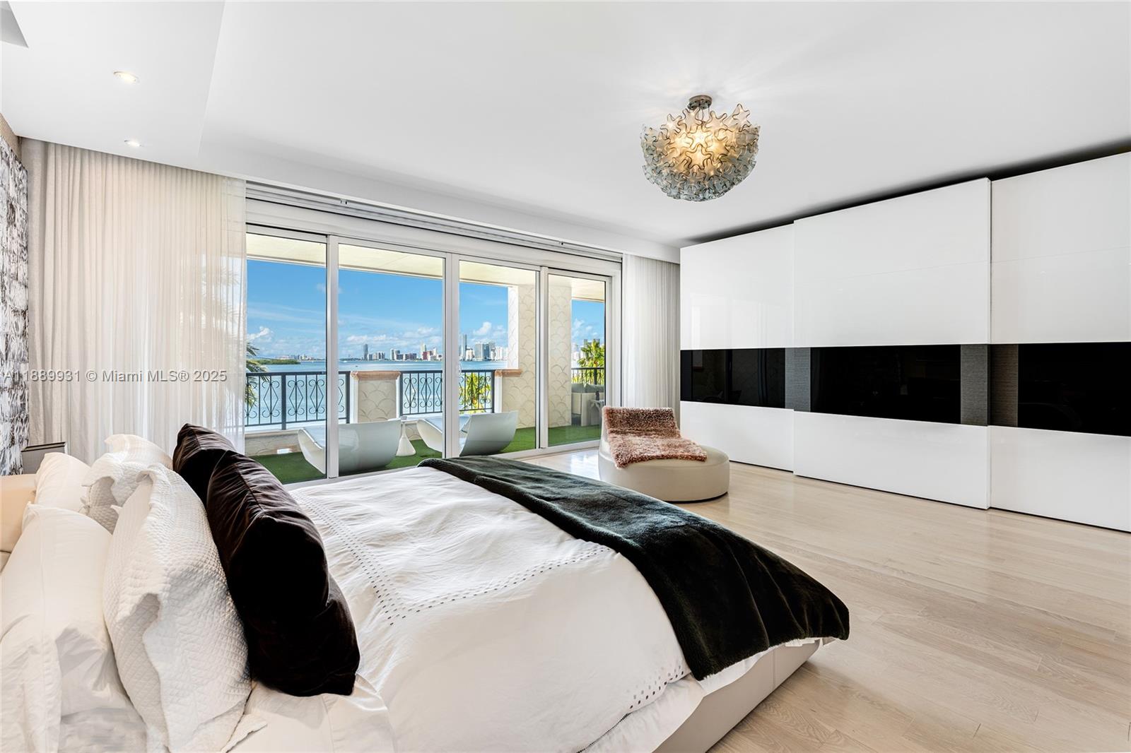 5134 Fisher Is Dr #5134 Miami Beach, FL 33109