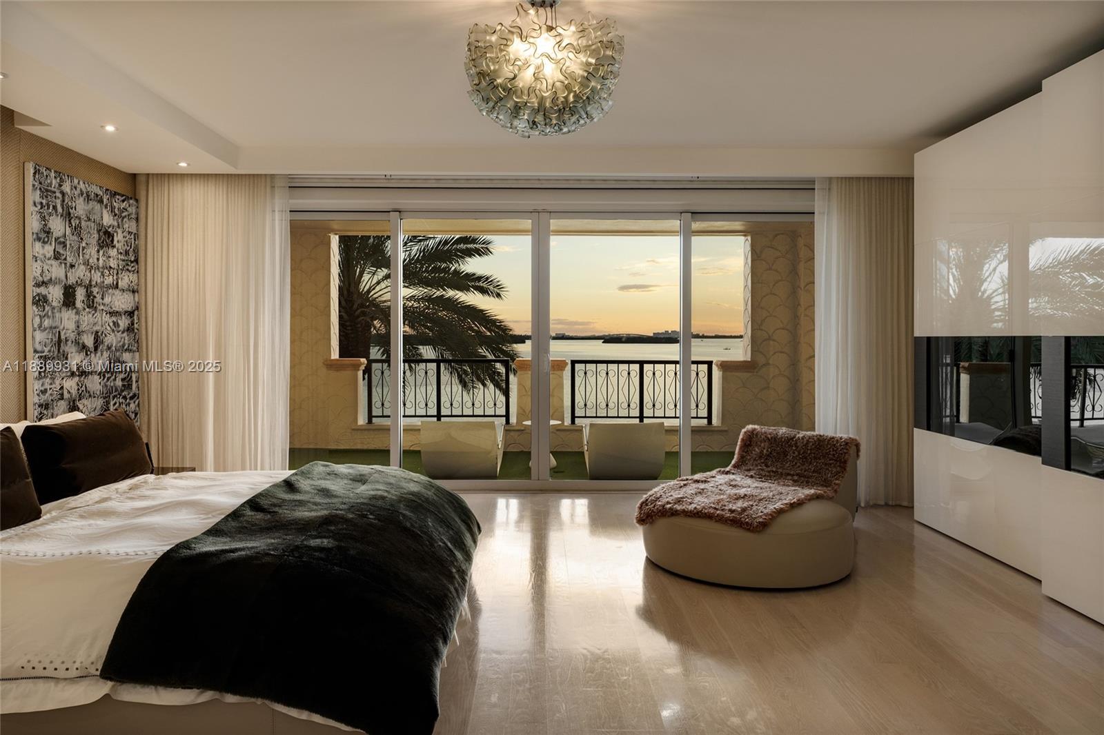 5134 Fisher Is Dr #5134 Miami Beach, FL 33109